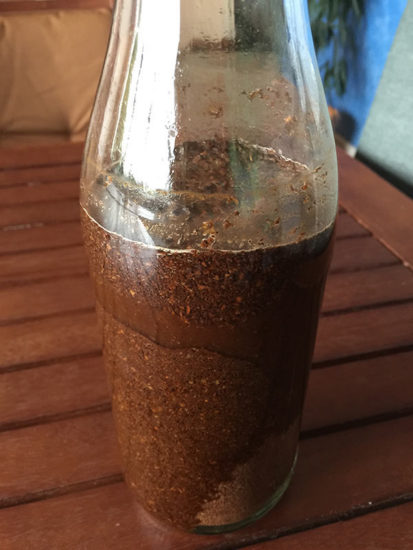 Cold Brew Wasser dazu