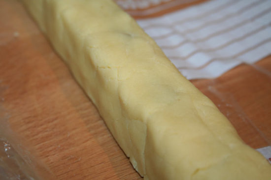 Marzipan-Shortbread fertige Rolle