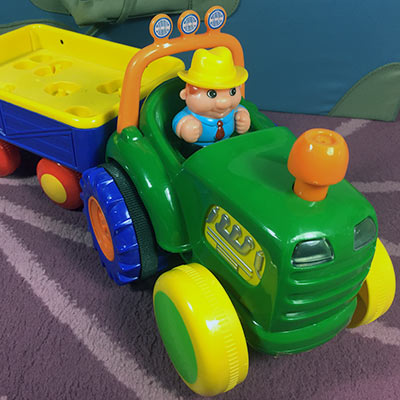 KiddieLand Traktor mit Anhänger – Artikelbild